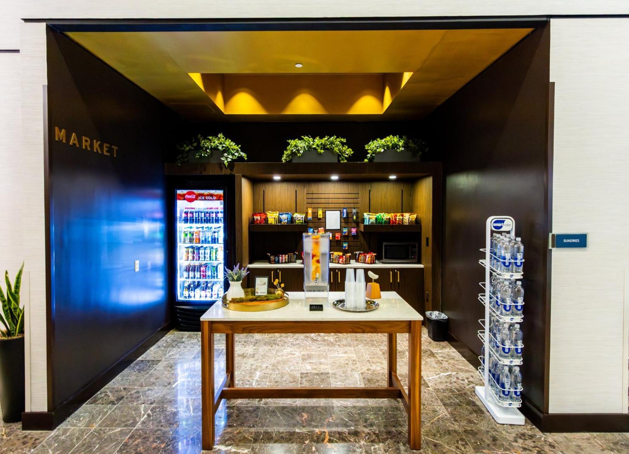 Crowne Plaza At Playhouse Square By Ihg Hotel Cleveland